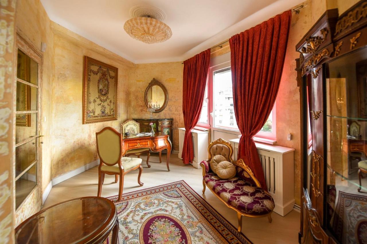 Baroque Splendor: Breathtaking Views & Design Apartment Bucharest Luaran gambar