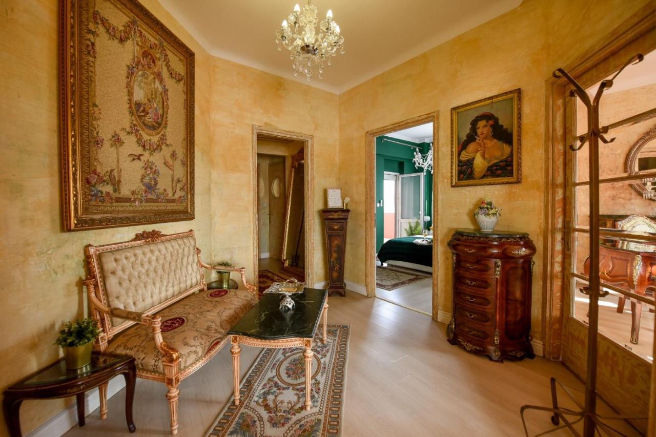 Baroque Splendor: Breathtaking Views & Design Apartment Bucharest Luaran gambar