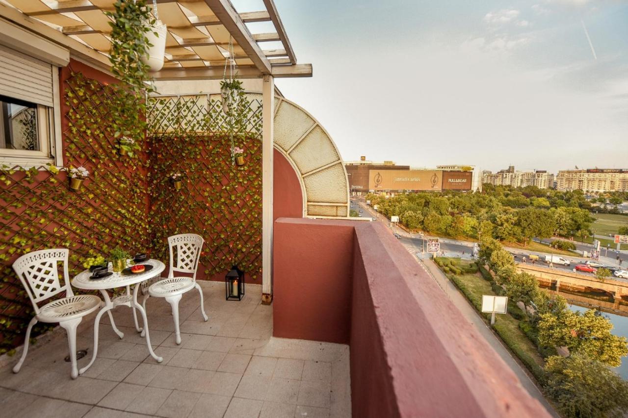 Baroque Splendor: Breathtaking Views & Design Apartment Bucharest Luaran gambar