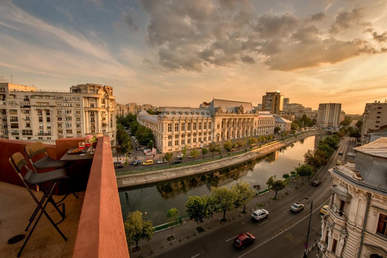 Baroque Splendor: Breathtaking Views & Design Apartment Bucharest Luaran gambar